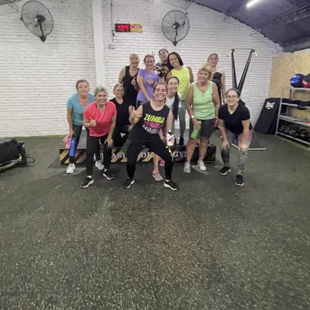 Grupo de socias después de una clase en Golden Gym Zona Este